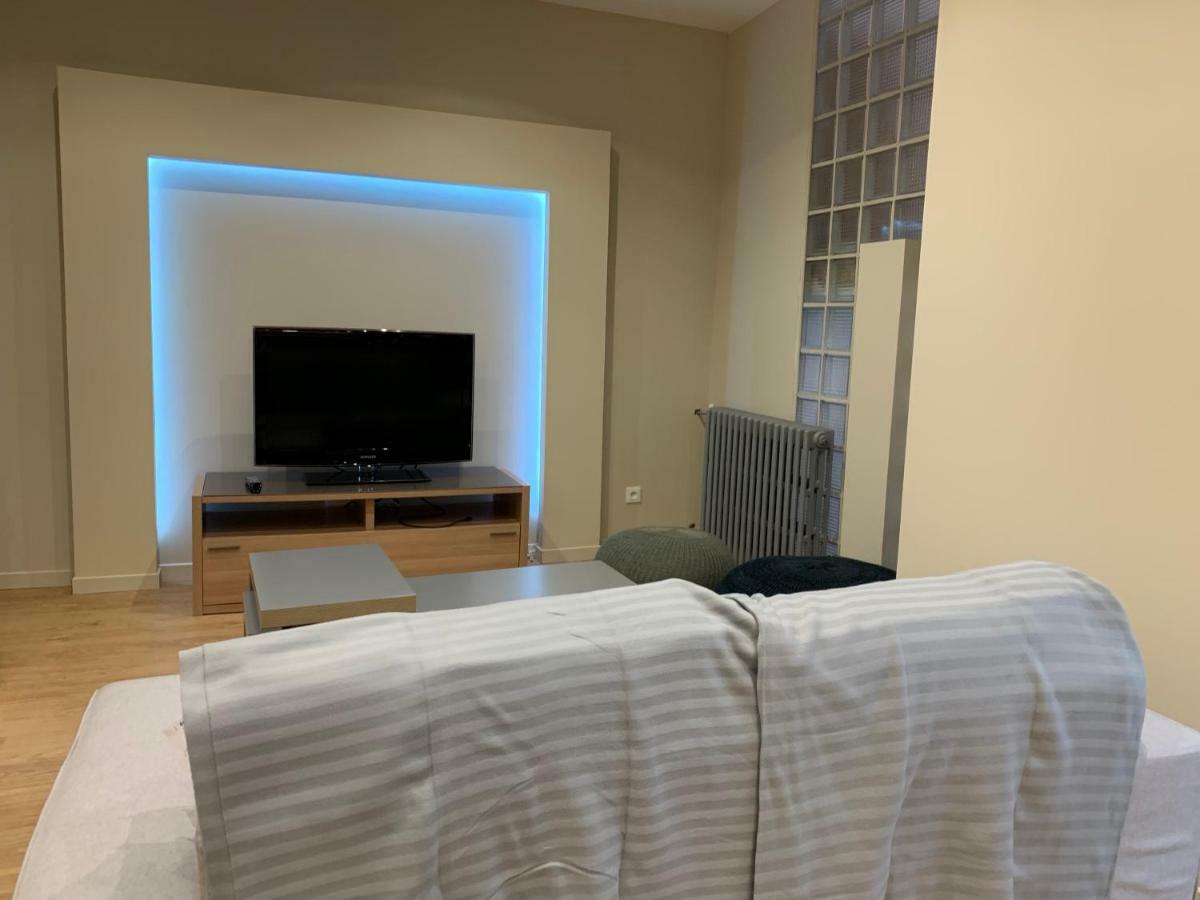 Appartement Avec 3 Chambres Au Centre De Pau Esterno foto