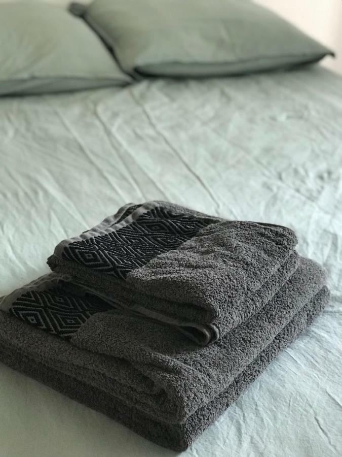 Appartement Avec 3 Chambres Au Centre De Pau Esterno foto
